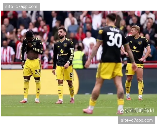 曼联对阵水晶宫上半场困境 控球率超六成却缺乏有效突破原因